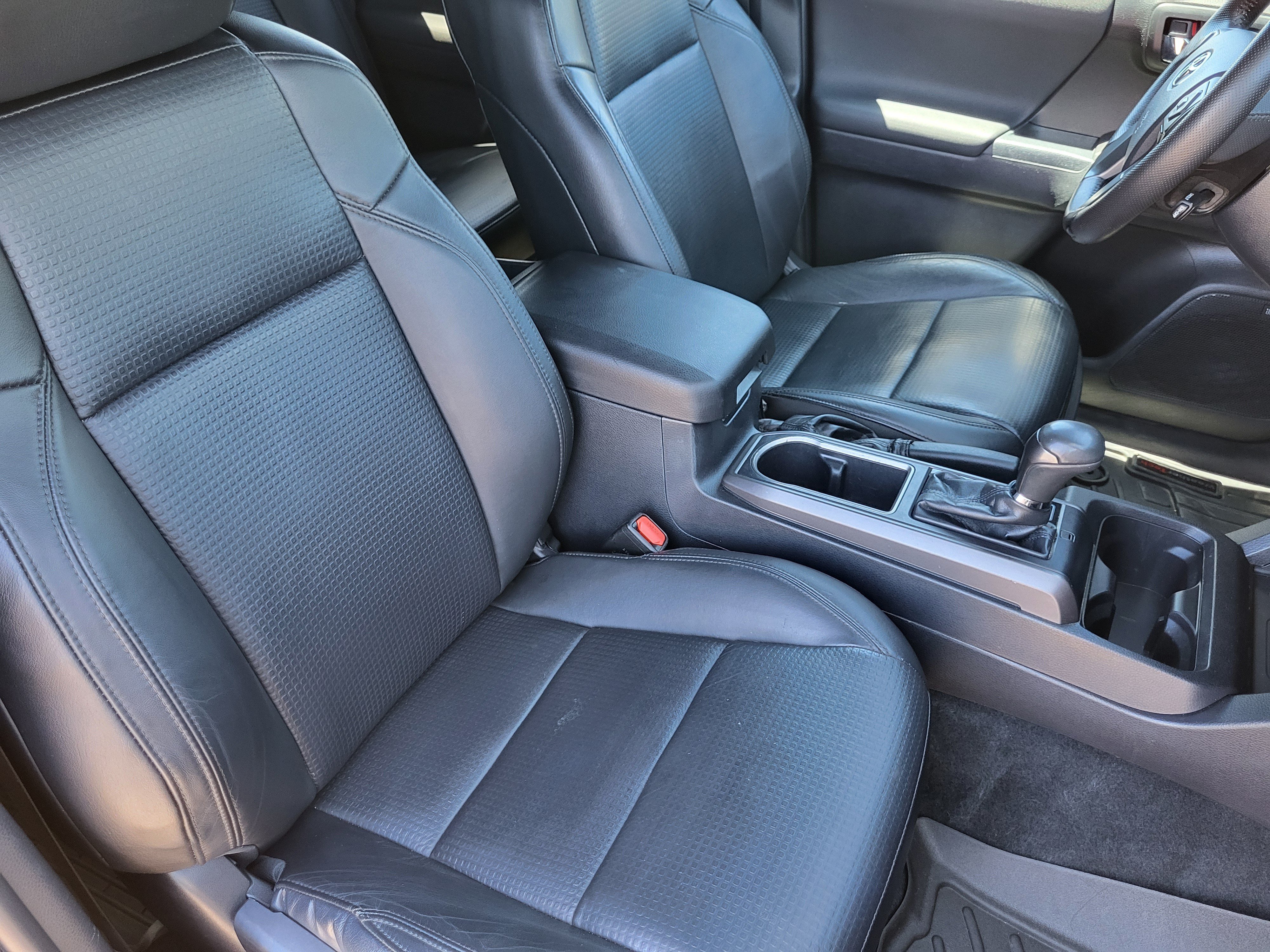 Certified 2020 Toyota Tacoma TRD Off-Road w/ TRD Premium Off Road Package AWD/4WD image 11
