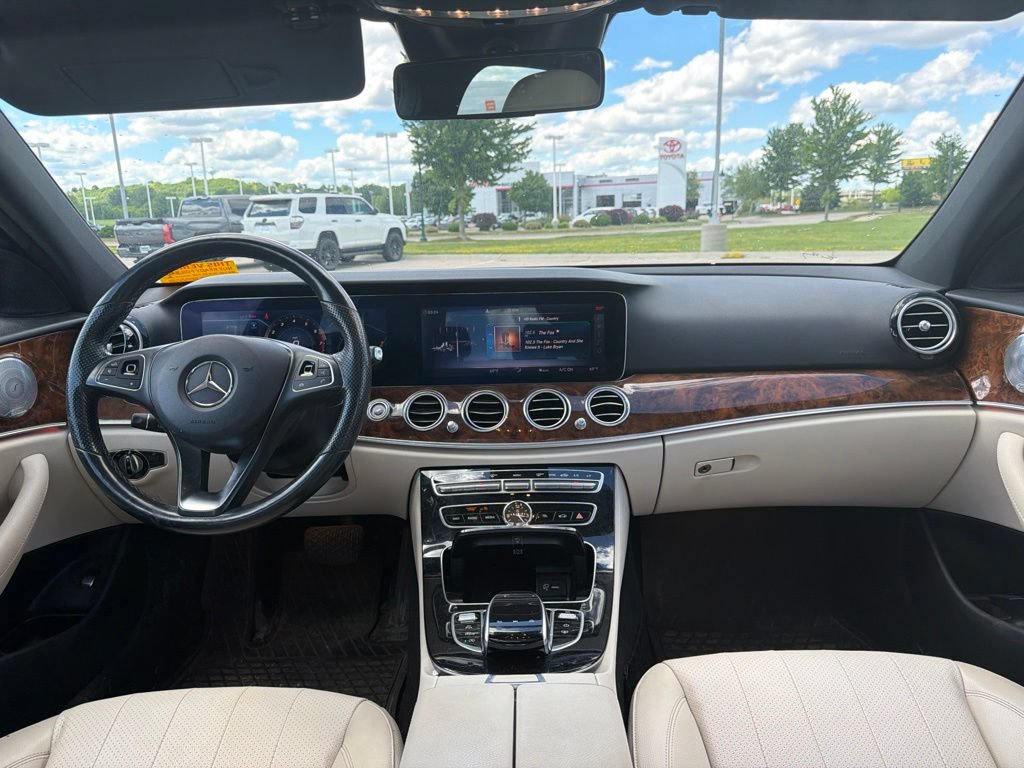 Certified 2018 Mercedes-Benz E 300 4MATIC image 22