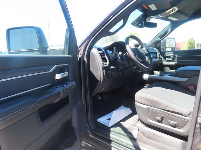 New 2026 RAM 3500 Big Horn AWD/4WD image 17