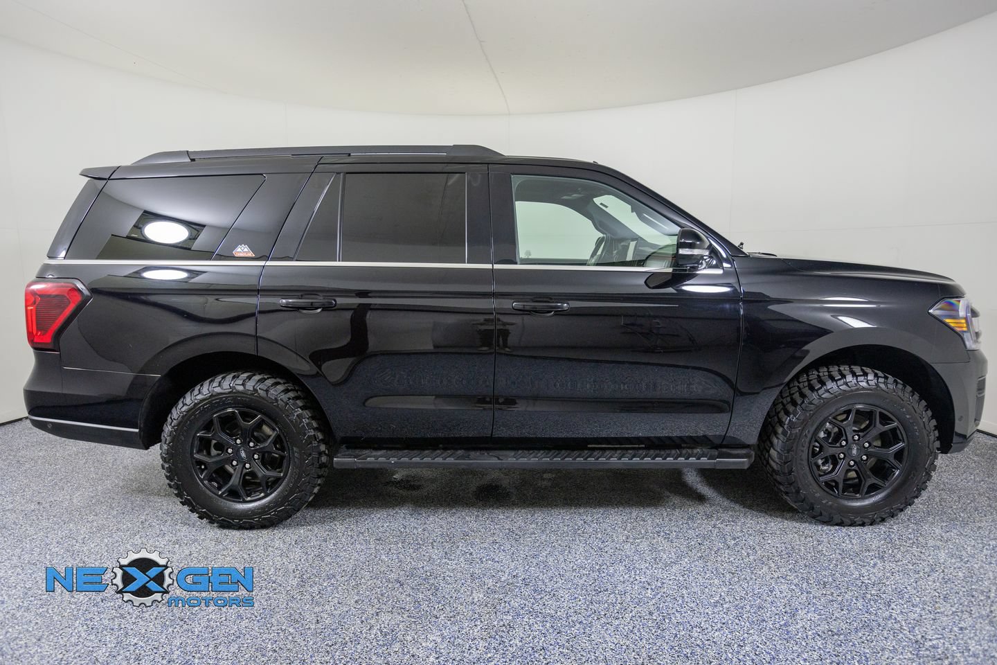 Used 2022 Ford Expedition Timberline w/ Equipment Group 501A AWD/4WD image 8