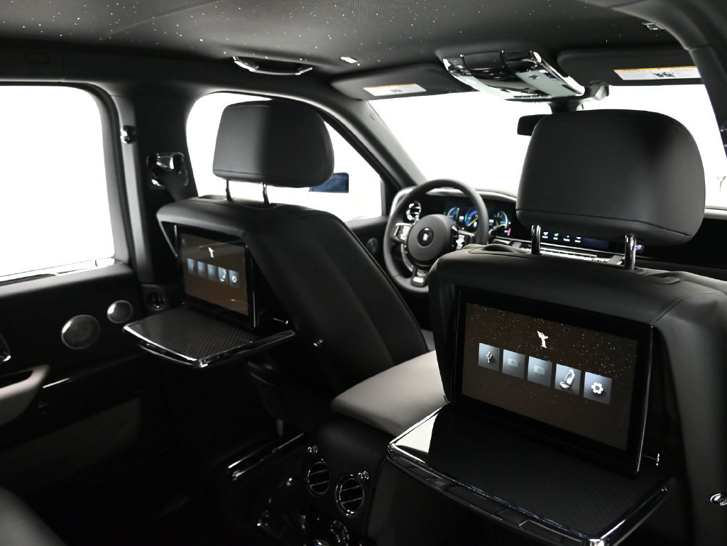 New 2027 Rolls-Royce Cullinan Black Badge AWD/4WD image 11