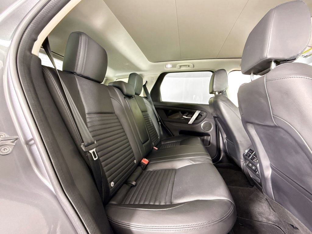 Used 2025 Land Rover Discovery Sport S image 15