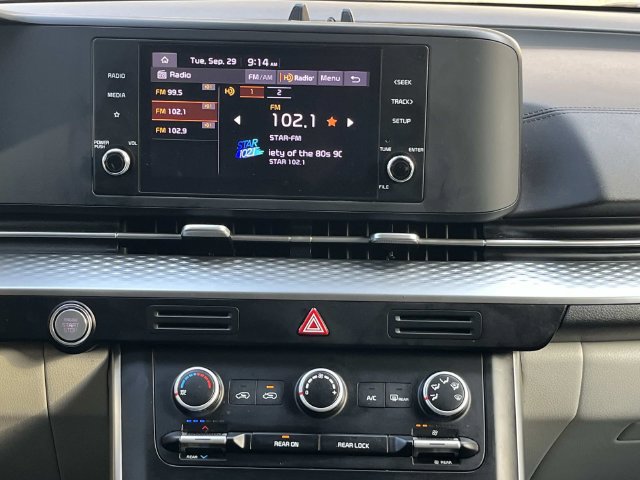 Used 2024 Kia Carnival LX FWD image 15