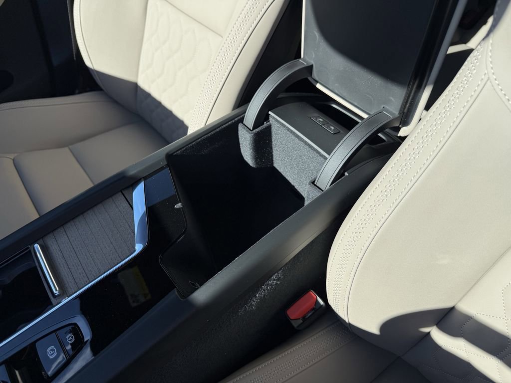 New 2026 Volvo XC60 B5 Plus w/ Climate Package image 23