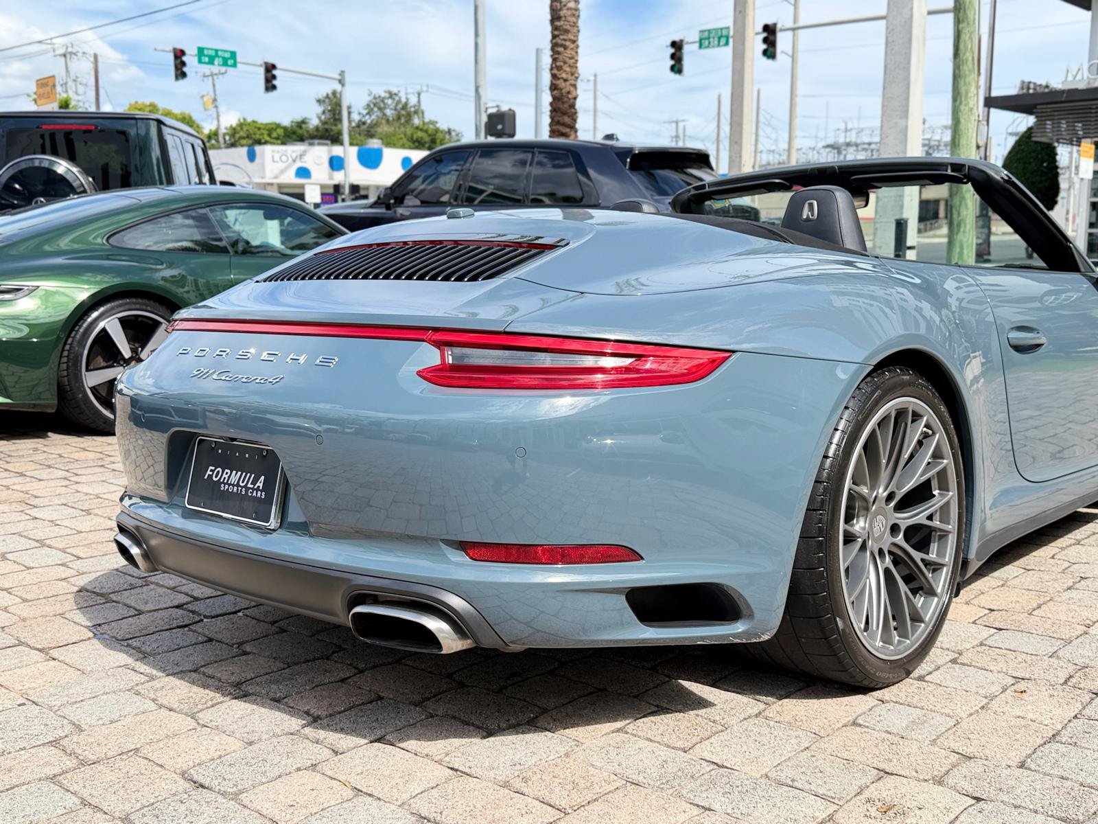 Used 2017 Porsche 911 Carrera 4 AWD/4WD image 14