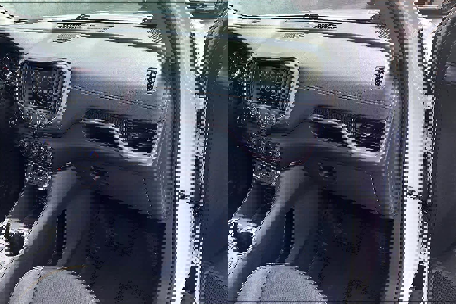 Used 2024 GMC Terrain AT4 w/ Infotainment Package II image 18