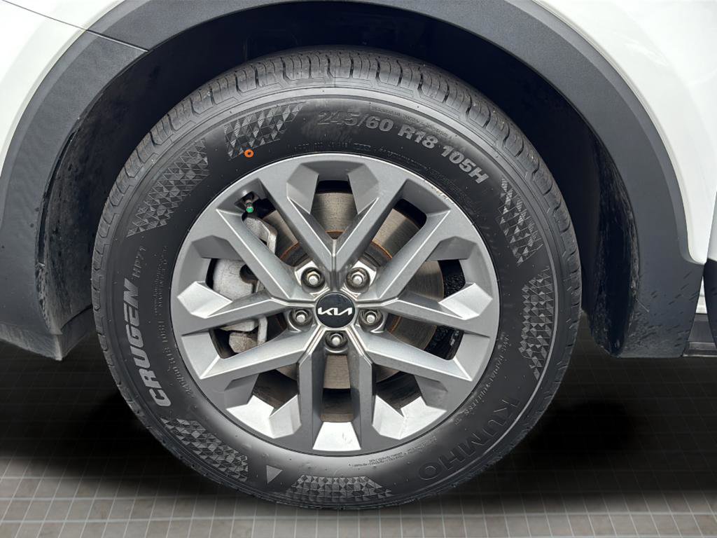 Used 2023 Kia Telluride LX image 45