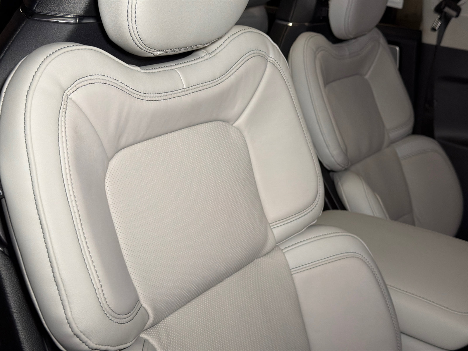New 2026 Lincoln Aviator Reserve w/ Luxury Package AWD/4WD image 12
