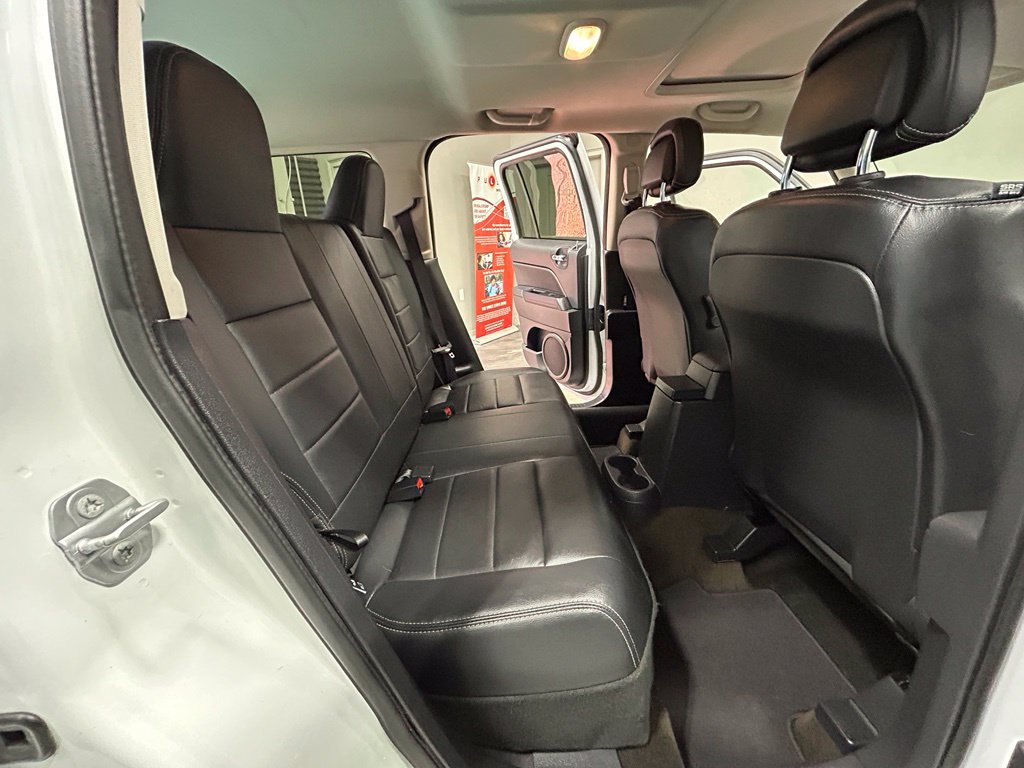 Used 2017 Jeep Patriot High Altitude AWD/4WD image 47