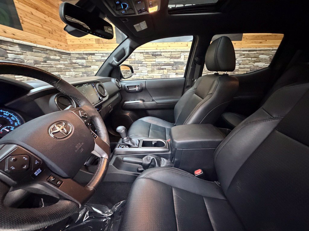 Used 2020 Toyota Tacoma TRD Off-Road w/ TRD Premium Off Road Package AWD/4WD image 27