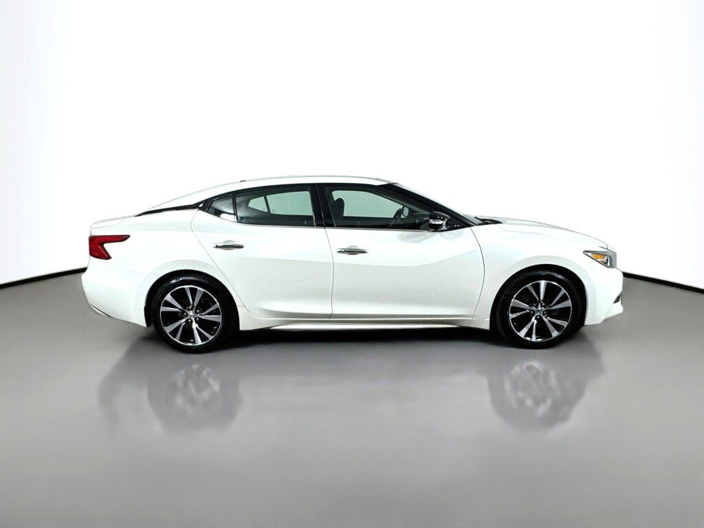 Used 2018 Nissan Maxima Platinum FWD image 6