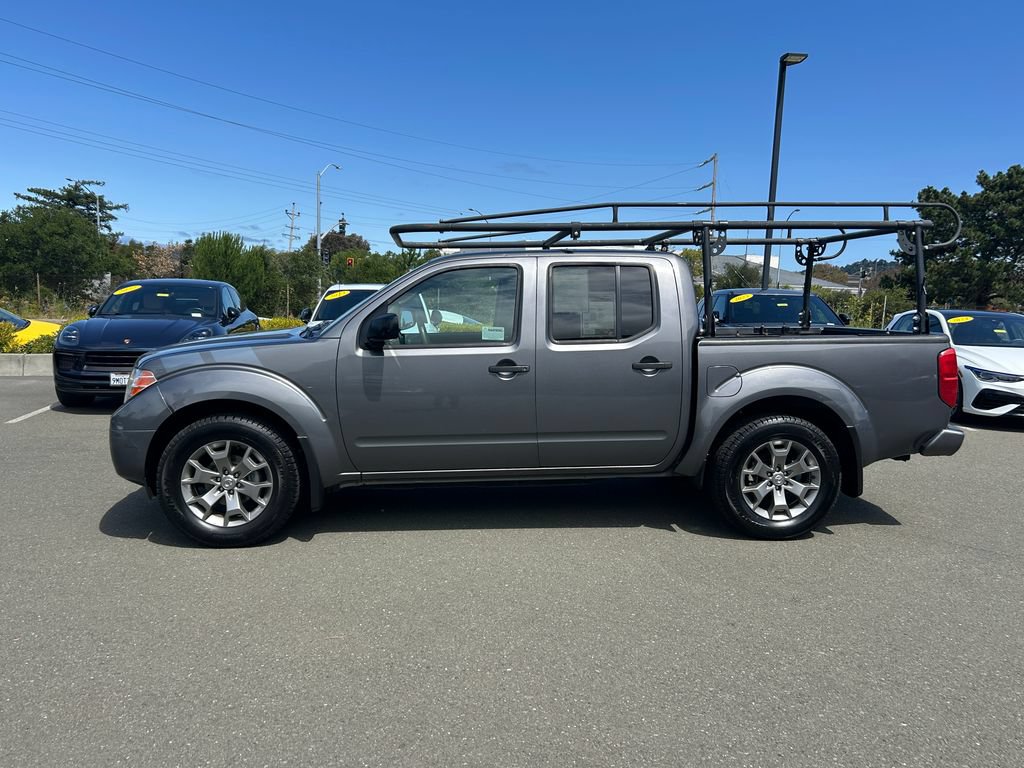 Used 2021 Nissan Frontier SV RWD image 2