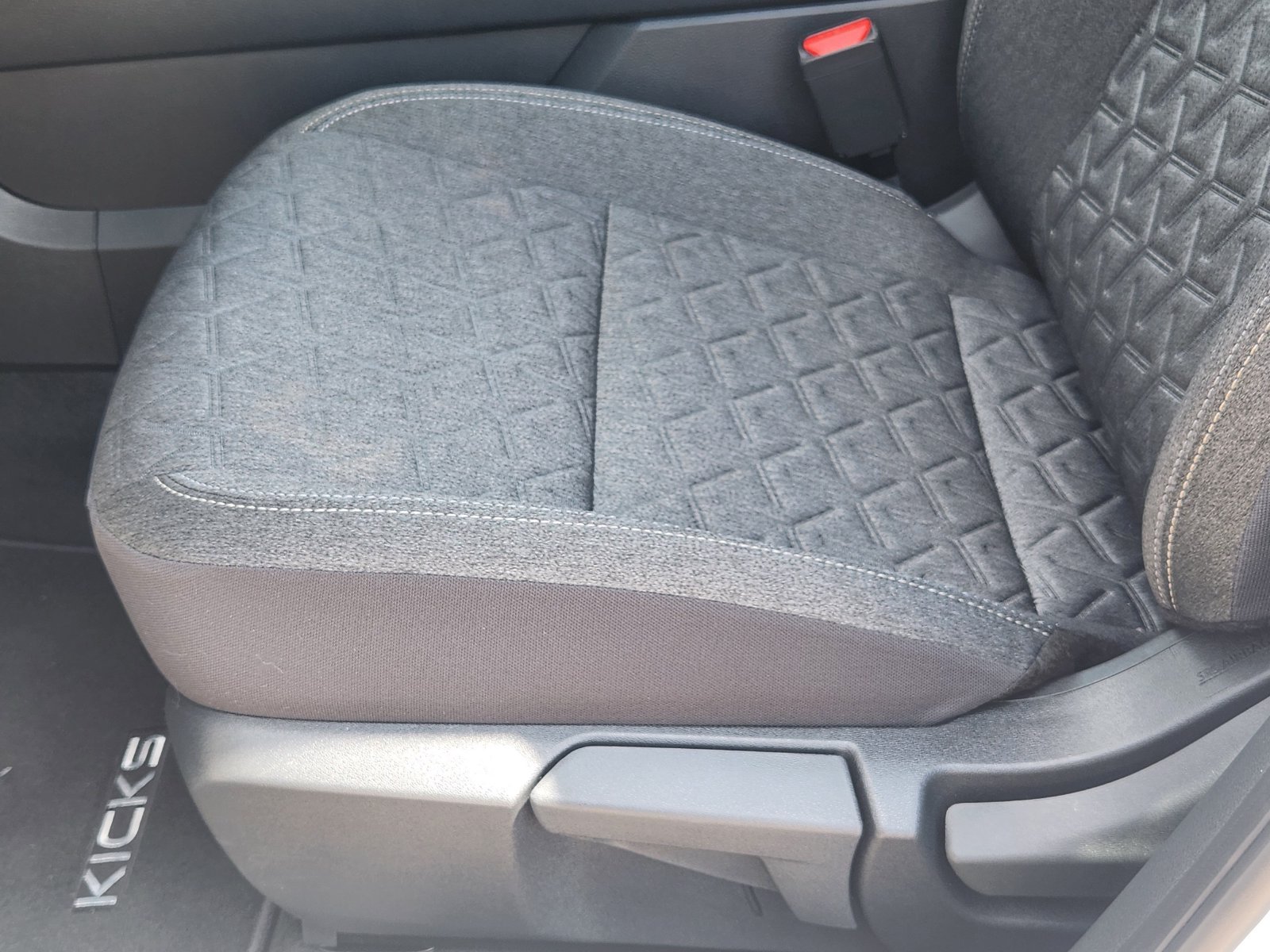New 2026 Nissan Kicks SV w/ Cold Weather Package FWD image 22