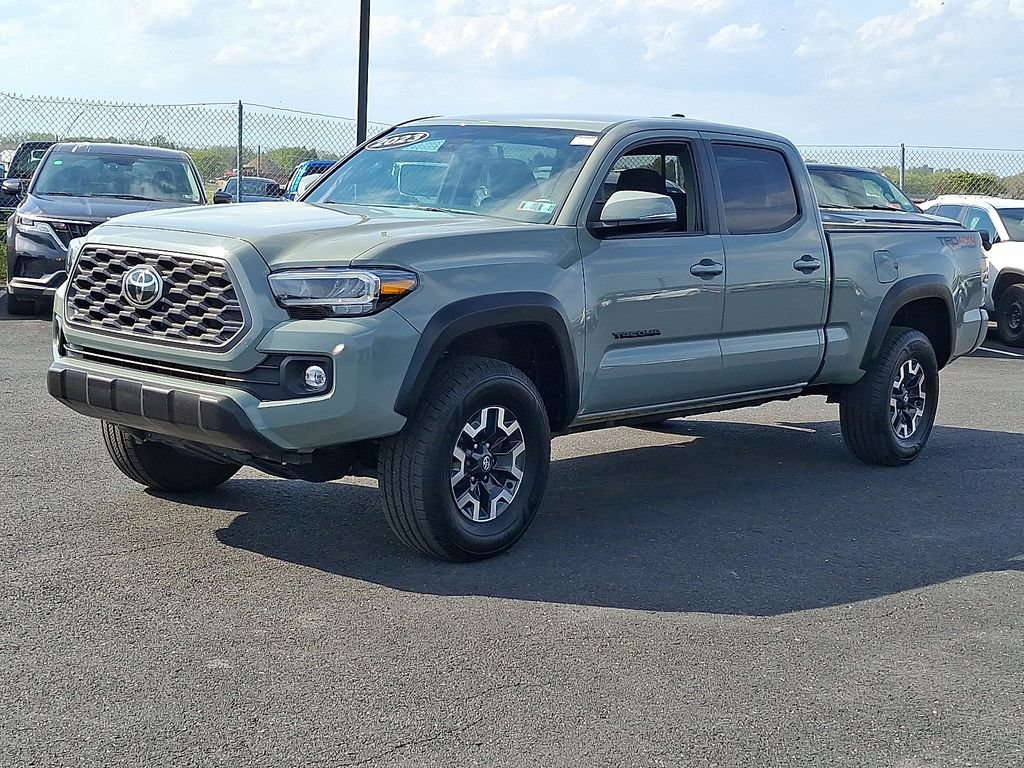 Used 2023 Toyota Tacoma TRD Off-Road w/ Technology Package AWD/4WD image 3