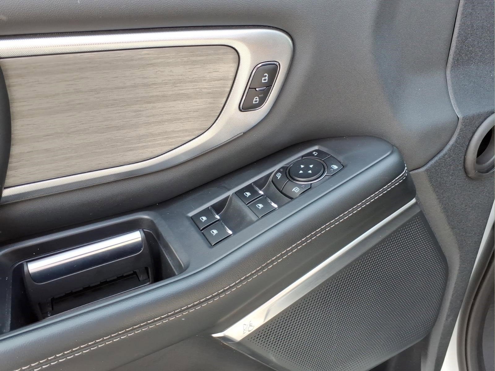 Used 2025 Ford Expedition Max Platinum AWD/4WD image 18