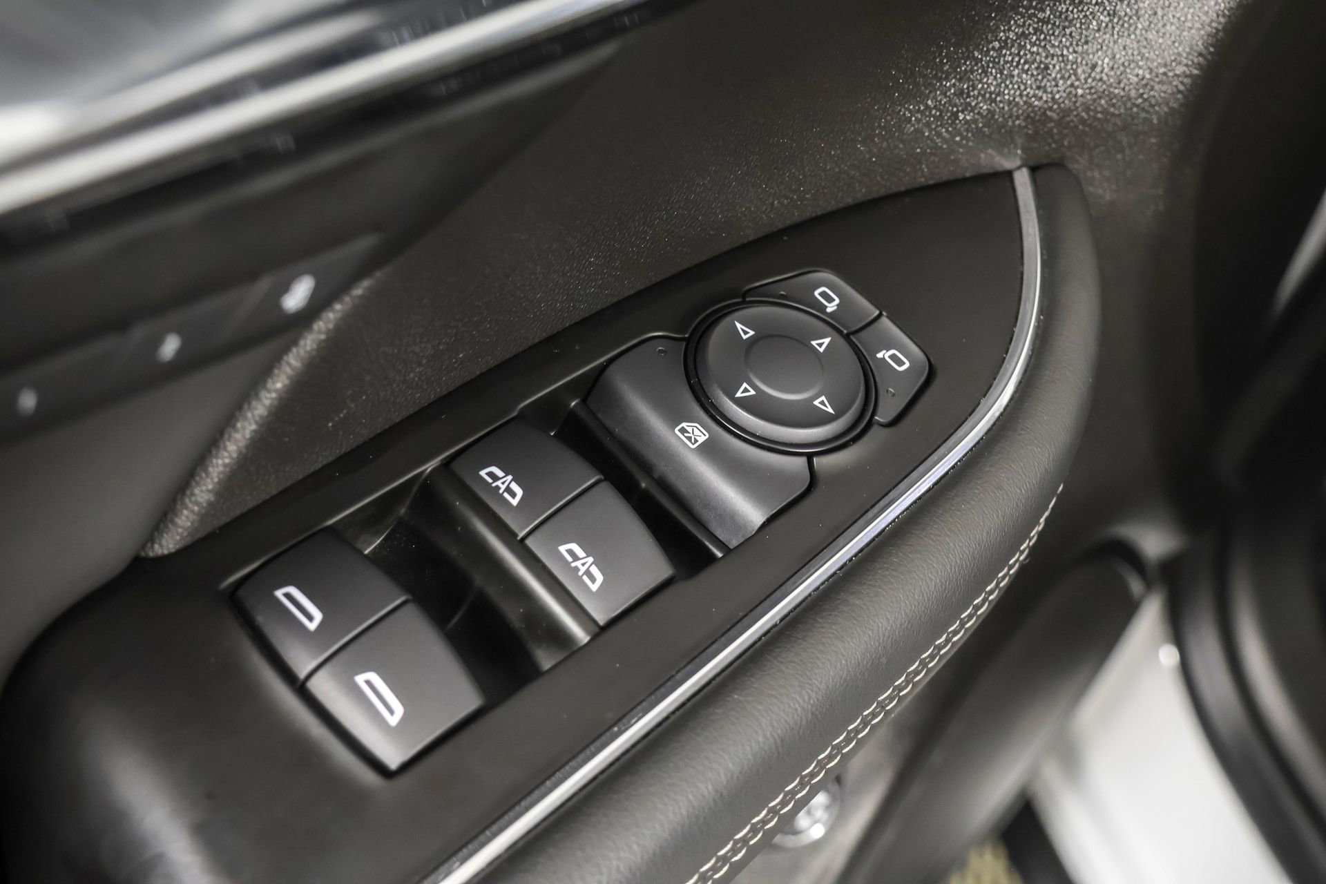 Used 2023 Buick Envision Essence w/ Sport Touring Package image 36