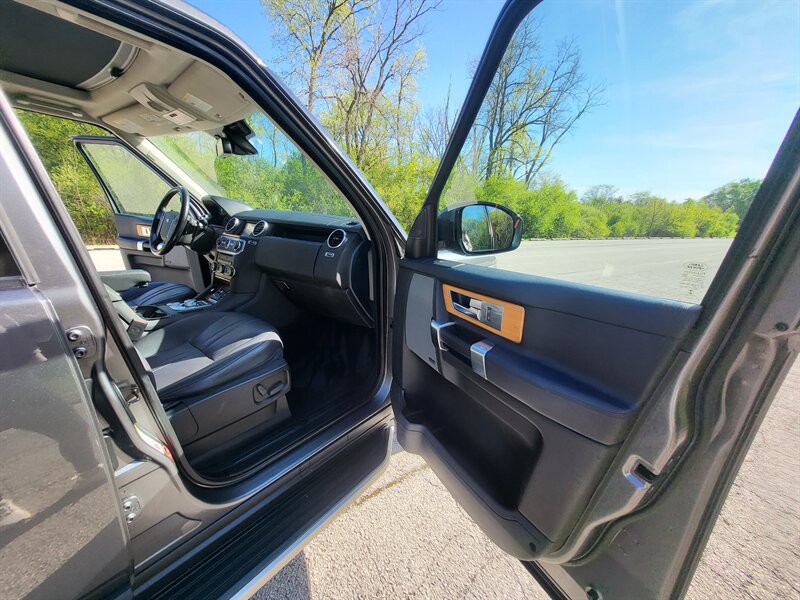Used 2016 Land Rover LR4 HSE AWD/4WD image 31