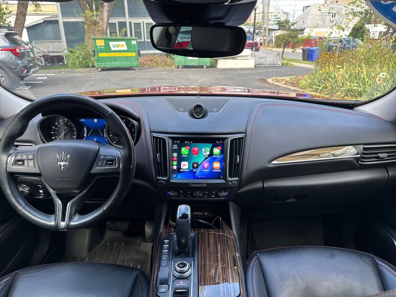 Used 2020 Maserati Levante GranLusso AWD/4WD image 22