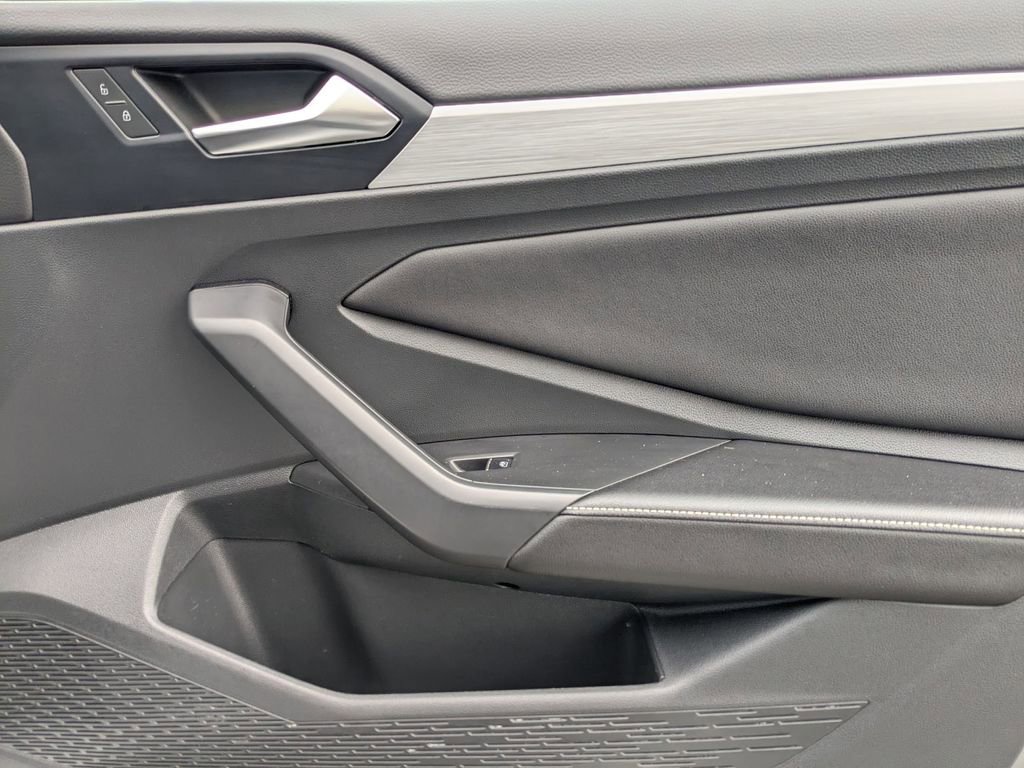 Used 2025 Volkswagen Jetta S image 29