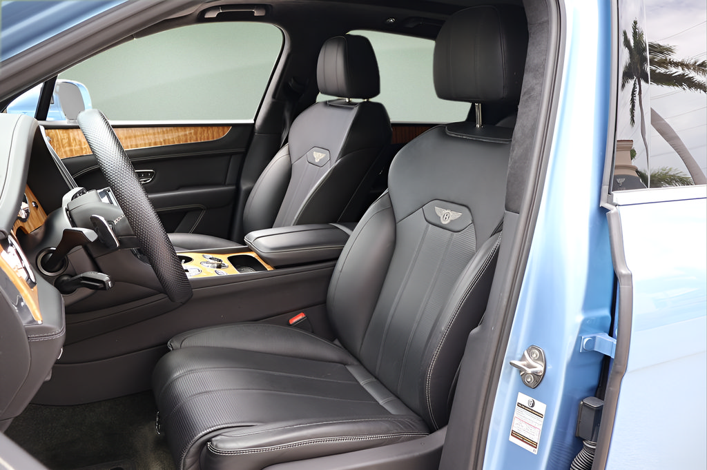 Used 2022 Bentley Bentayga AWD/4WD image 14