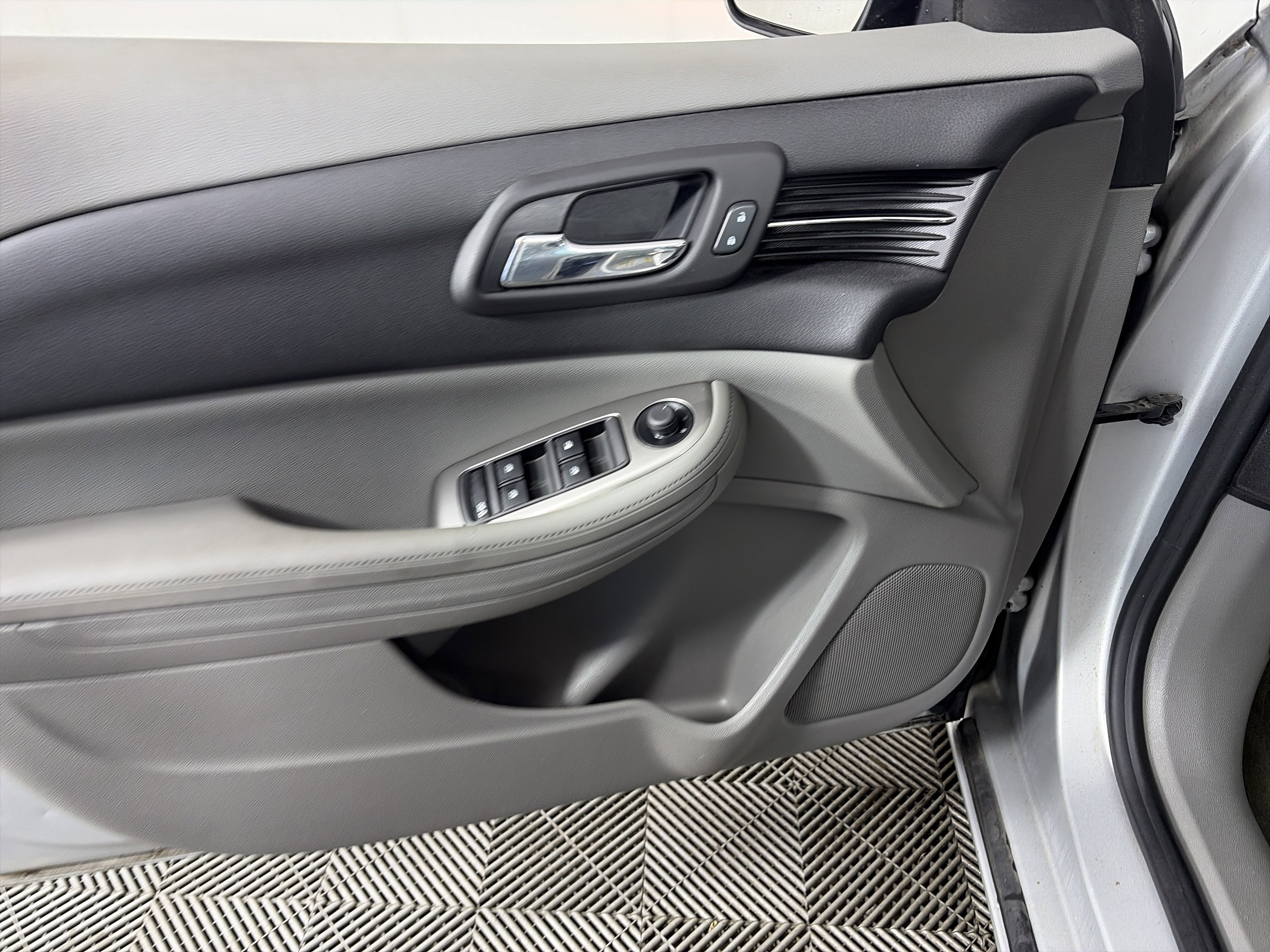 Used 2014 Chevrolet Malibu LS w/ Protection Package image 28