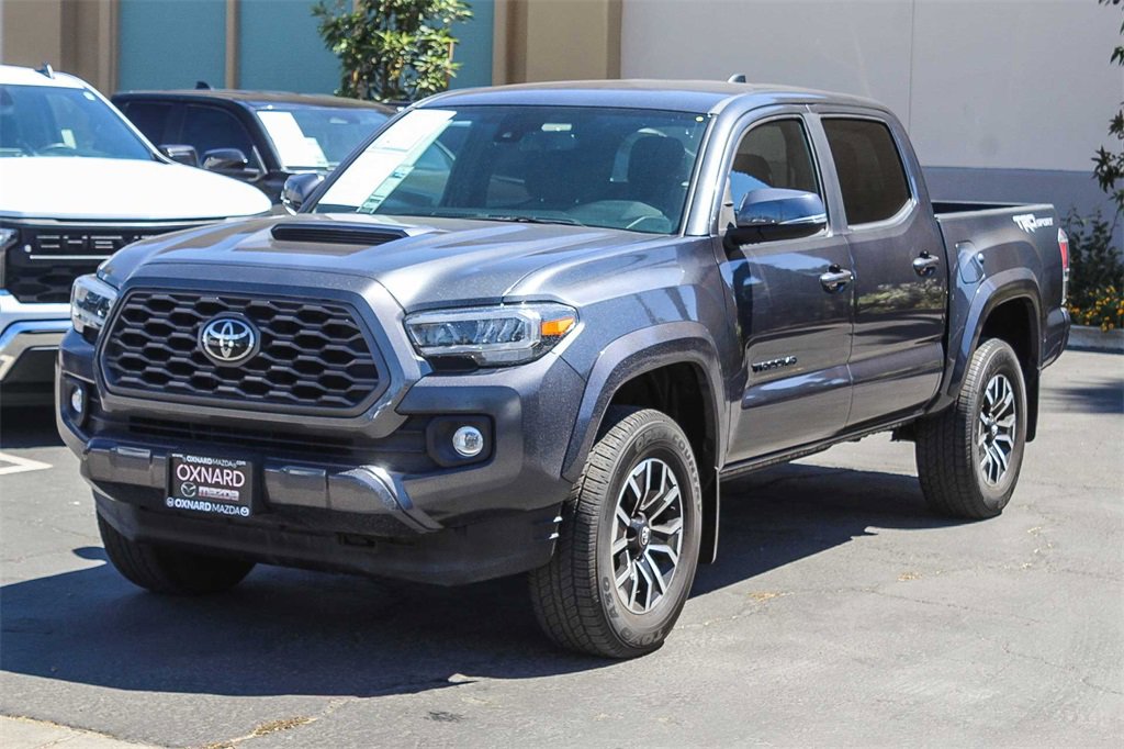 Used 2022 Toyota Tacoma TRD Sport w/ Technology Package image 3