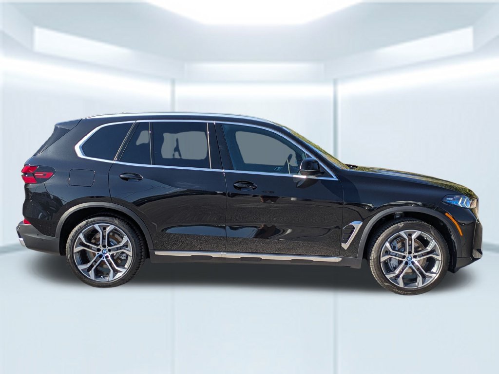 New 2026 BMW X5 xDrive50e w/ Premium Package AWD/4WD image 6