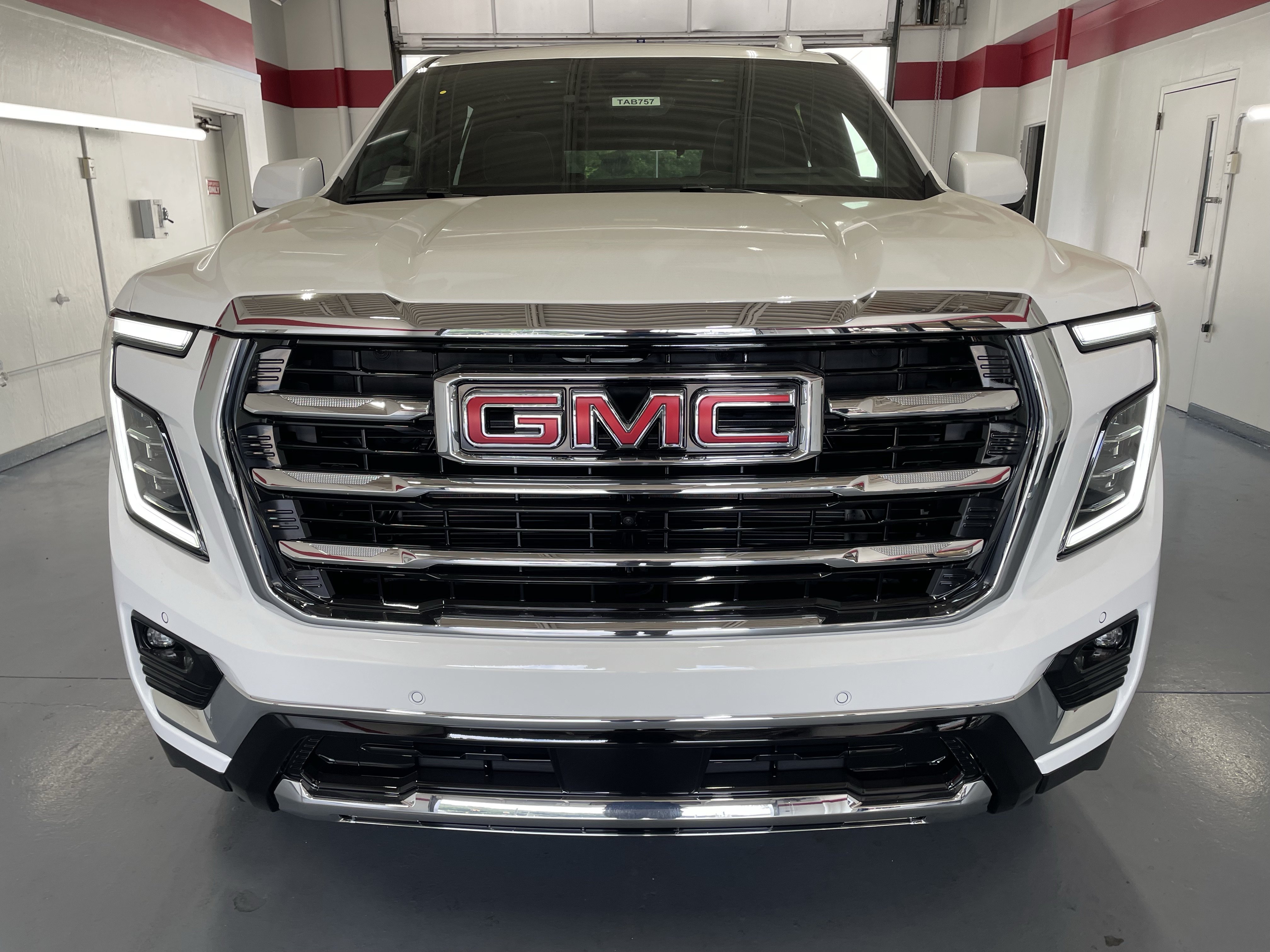 New 2026 GMC Yukon Elevation w/ Elevation Premium Package AWD/4WD image 2