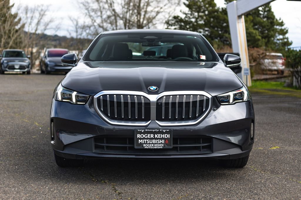 Used 2024 BMW 530i xDrive w/ Premium Package image 7