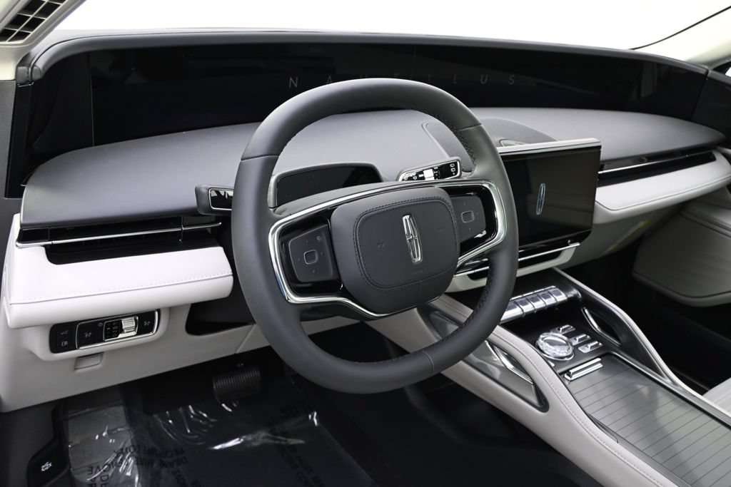 New 2026 Lincoln Nautilus Reserve w/ Jet Appearance Package AWD/4WD image 11