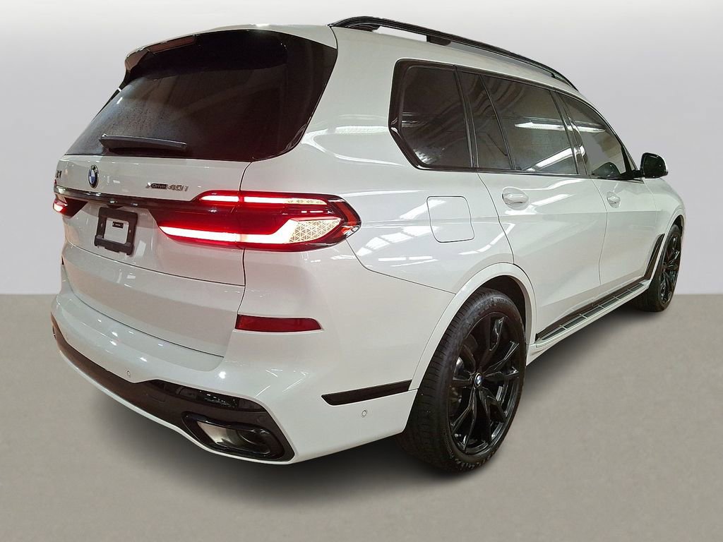 Used 2024 BMW X7 xDrive40i w/ M Sport Package image 5