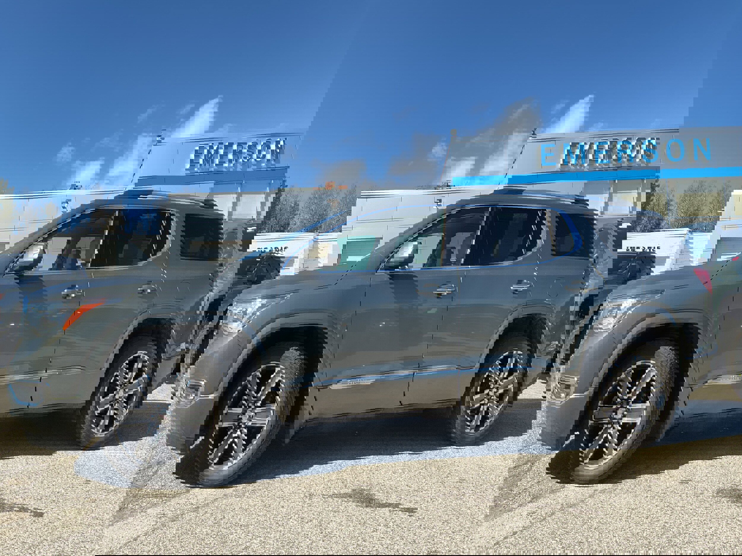 Used 2018 GMC Acadia Denali w/ Technology Package image 2