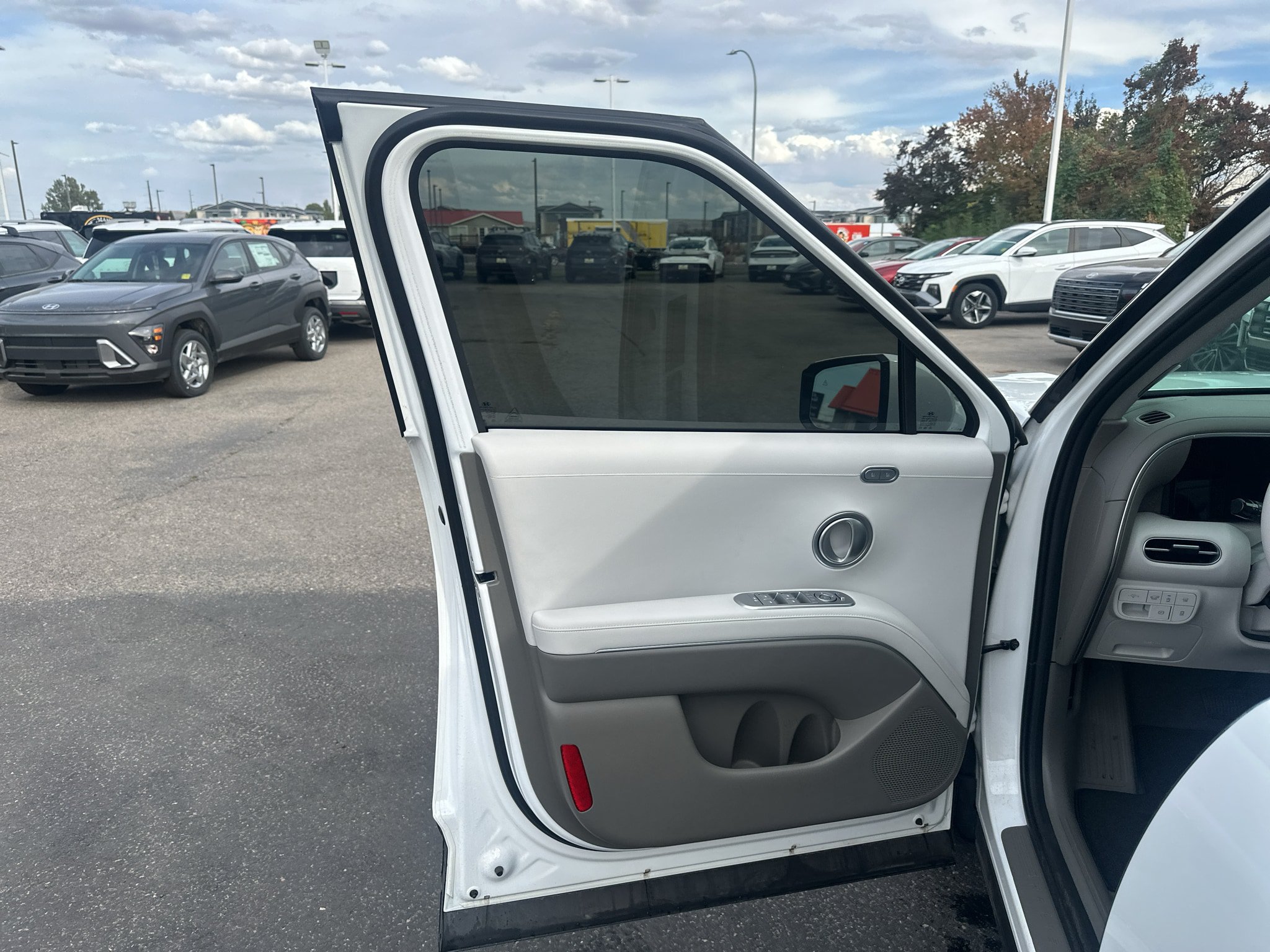 Used 2026 Hyundai Palisade Limited AWD/4WD image 9