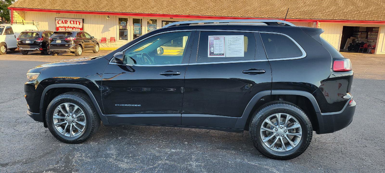 Used 2019 Jeep Cherokee Latitude Plus w/ Cold Weather Group image 12