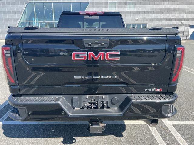 Used 2024 GMC Sierra 2500 AT4 w/ AT4 Premium Plus Package AWD/4WD image 3