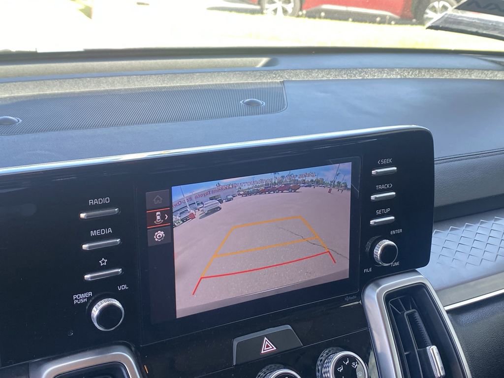 Used 2023 Kia Sorento LX image 8