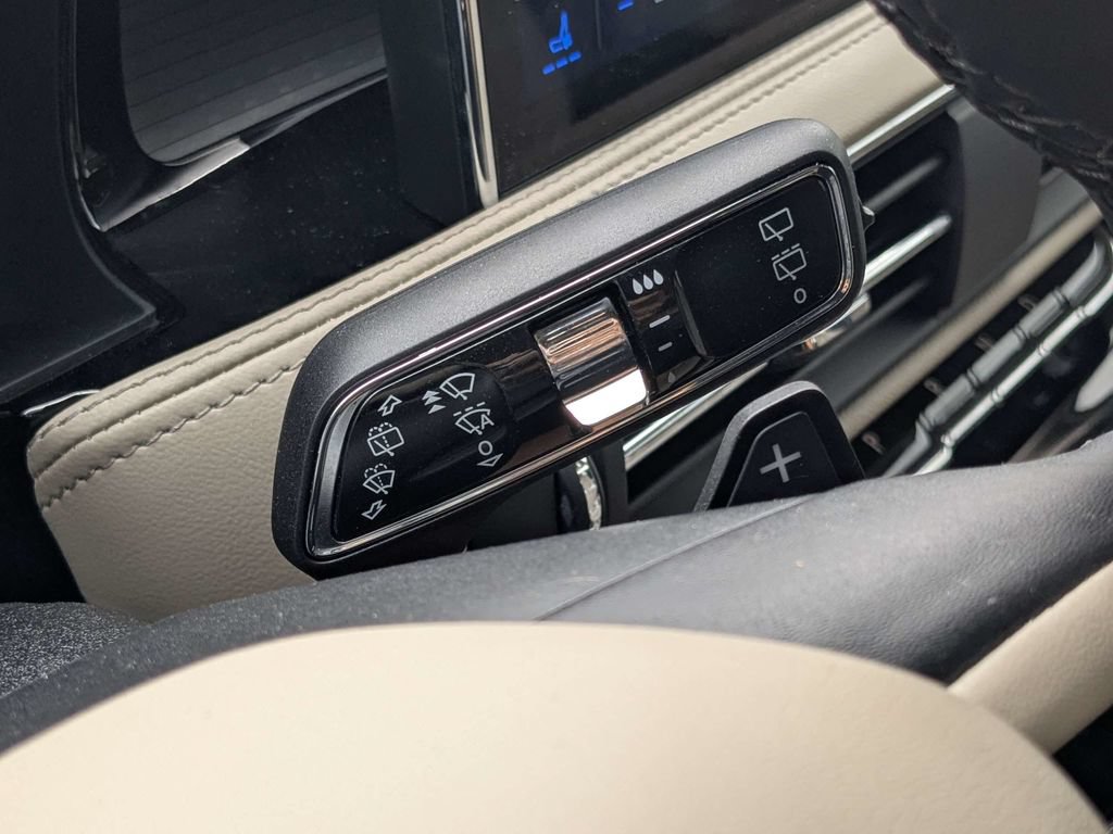 Used 2026 Lincoln Corsair Premiere FWD image 26