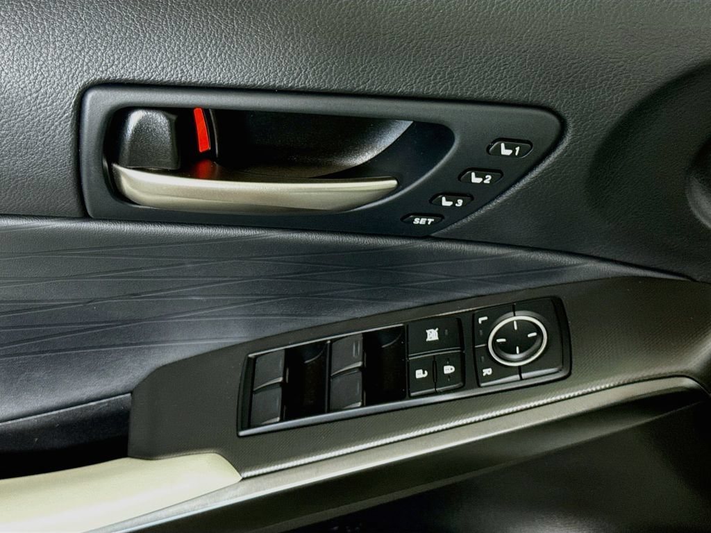 Used 2023 Lexus IS 350 F Sport RWD image 24