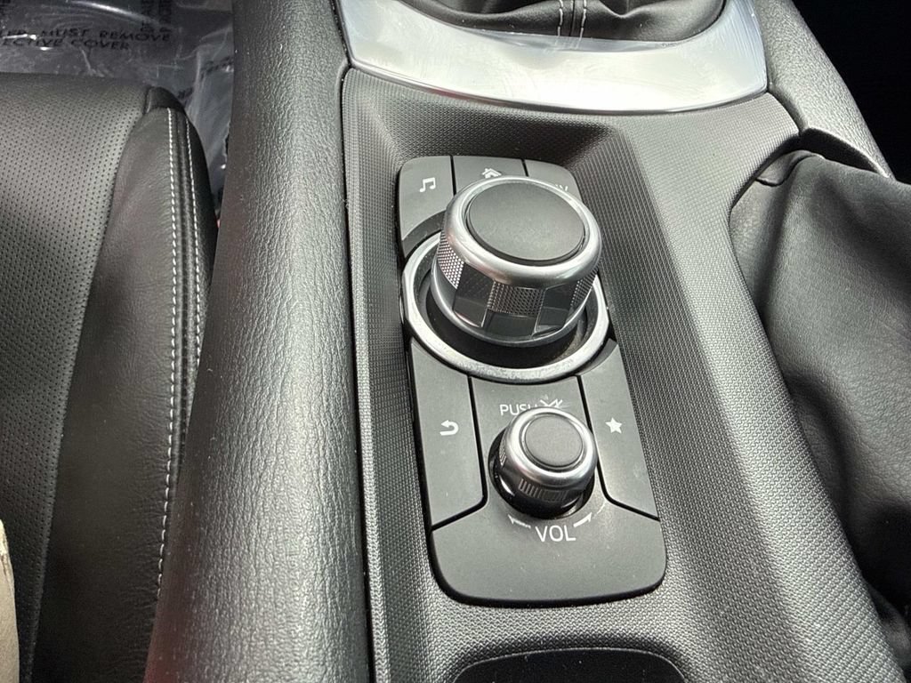 Used 2022 MAZDA MX-5 Miata RF Grand Touring w/ Appearance Package RWD image 23
