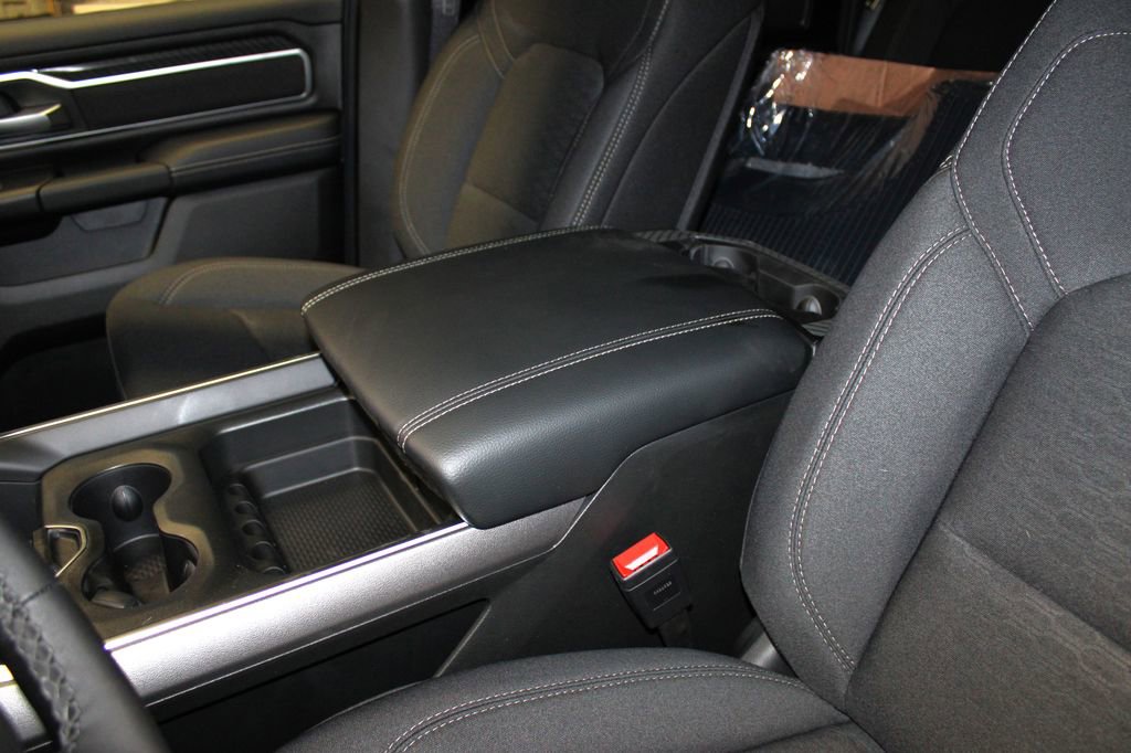 New 2026 RAM 1500 4x4 Crew Cab image 22
