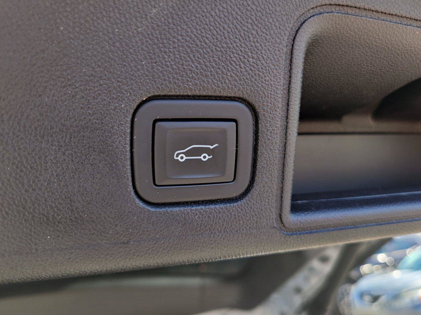 Used 2024 GMC Terrain SLT w/ Infotainment Package II AWD/4WD image 8