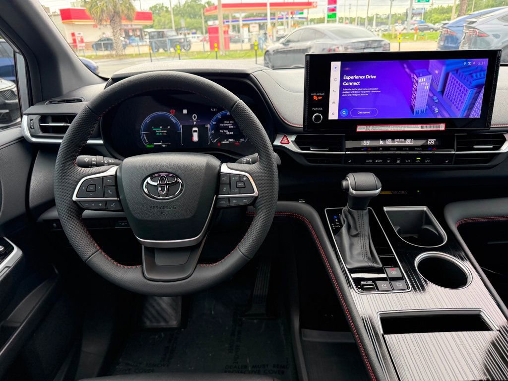 Used 2025 Toyota Sienna XSE image 19