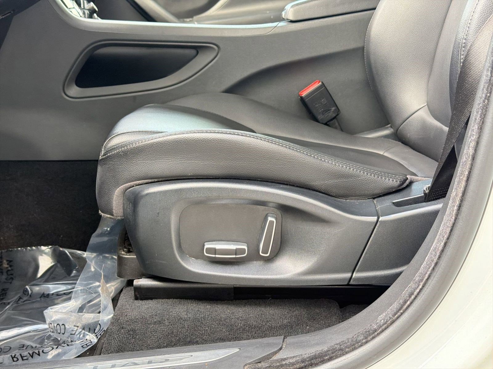 Used 2019 Jaguar F-PACE Premium AWD/4WD image 14