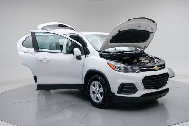 Used 2020 Chevrolet Trax LS w/ Tint and Cruise Package FWD image 15