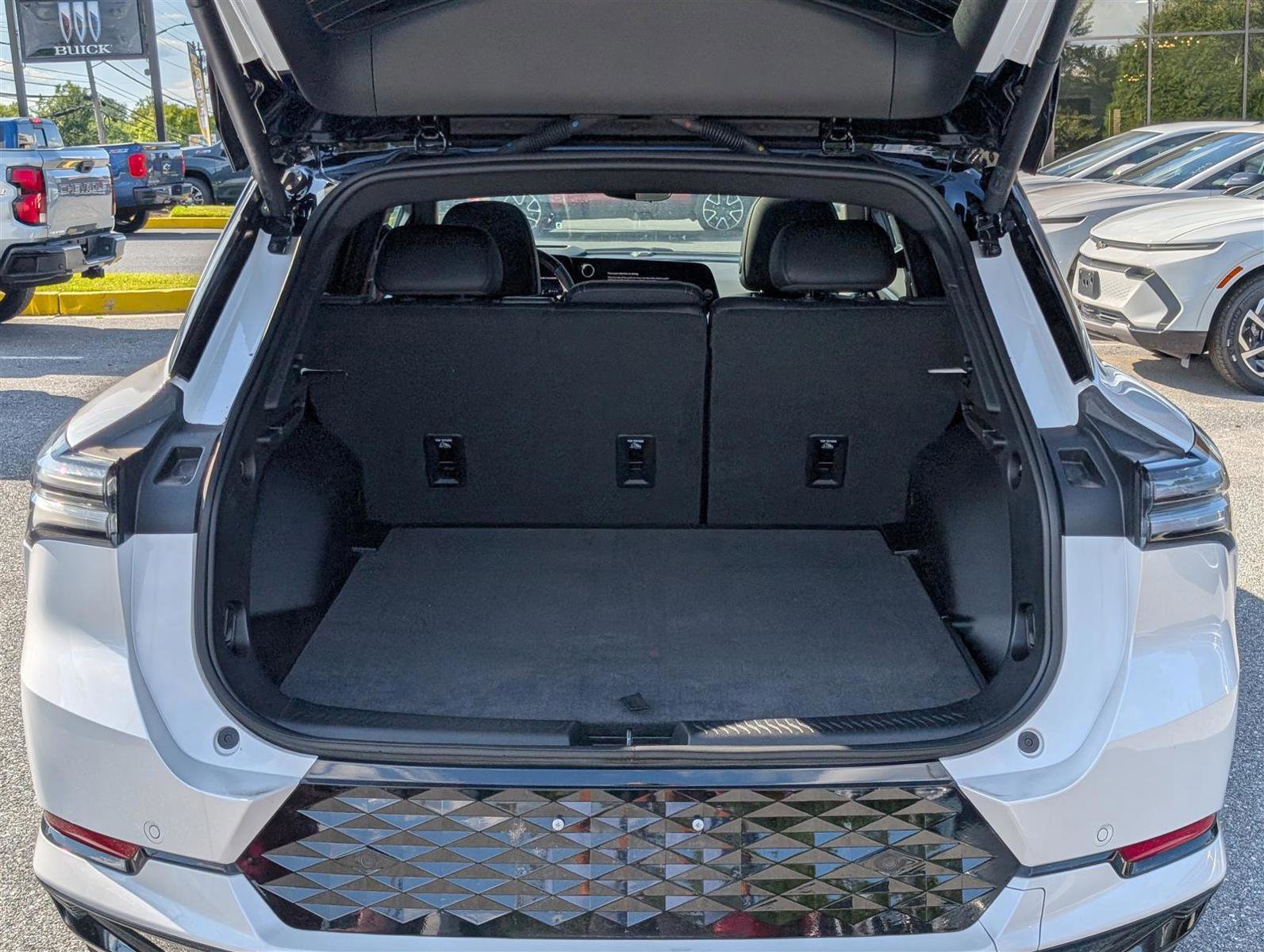 New 2025 Chevrolet Equinox EV RS w/ Active Safety Package 3 image 9