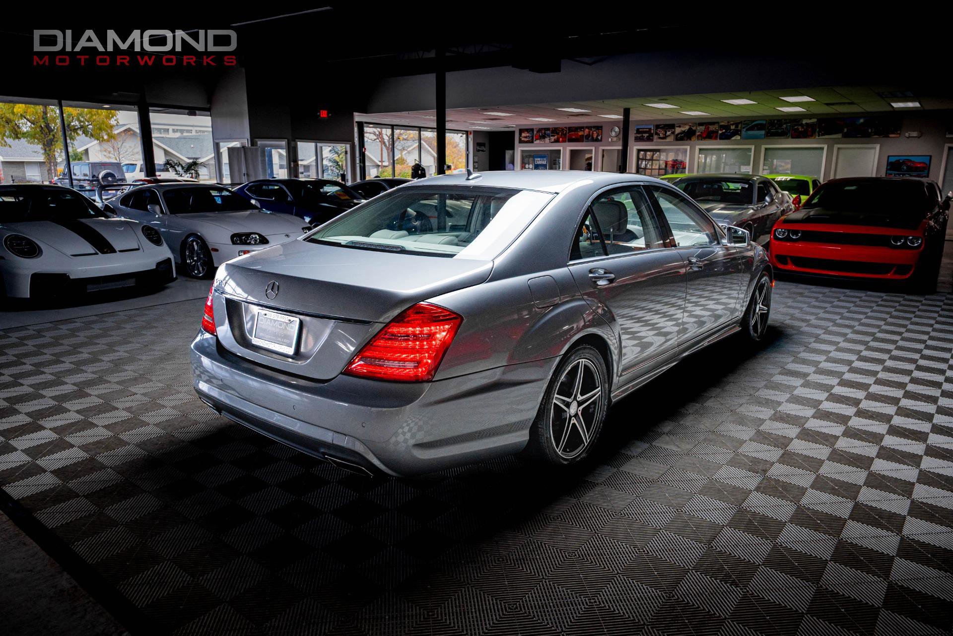 Used 2011 Mercedes-Benz S 550 image 4