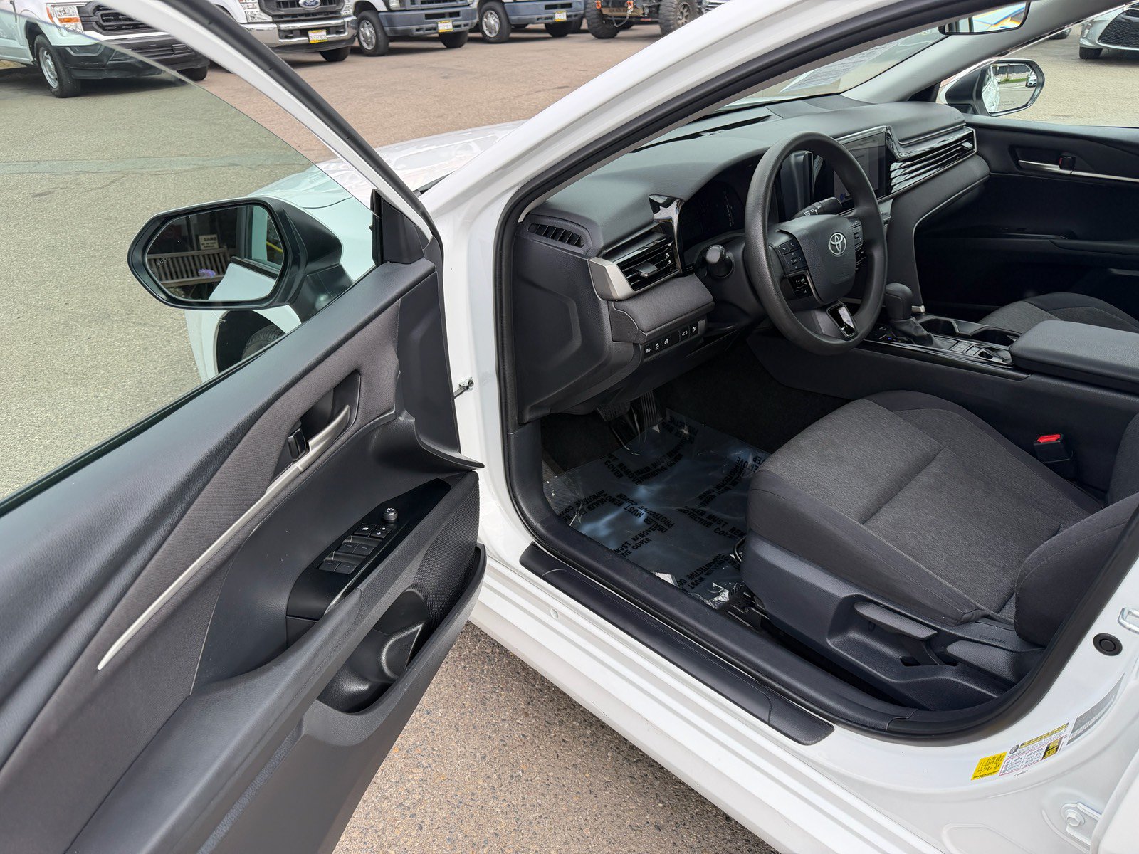 Used 2025 Toyota Camry LE FWD image 16
