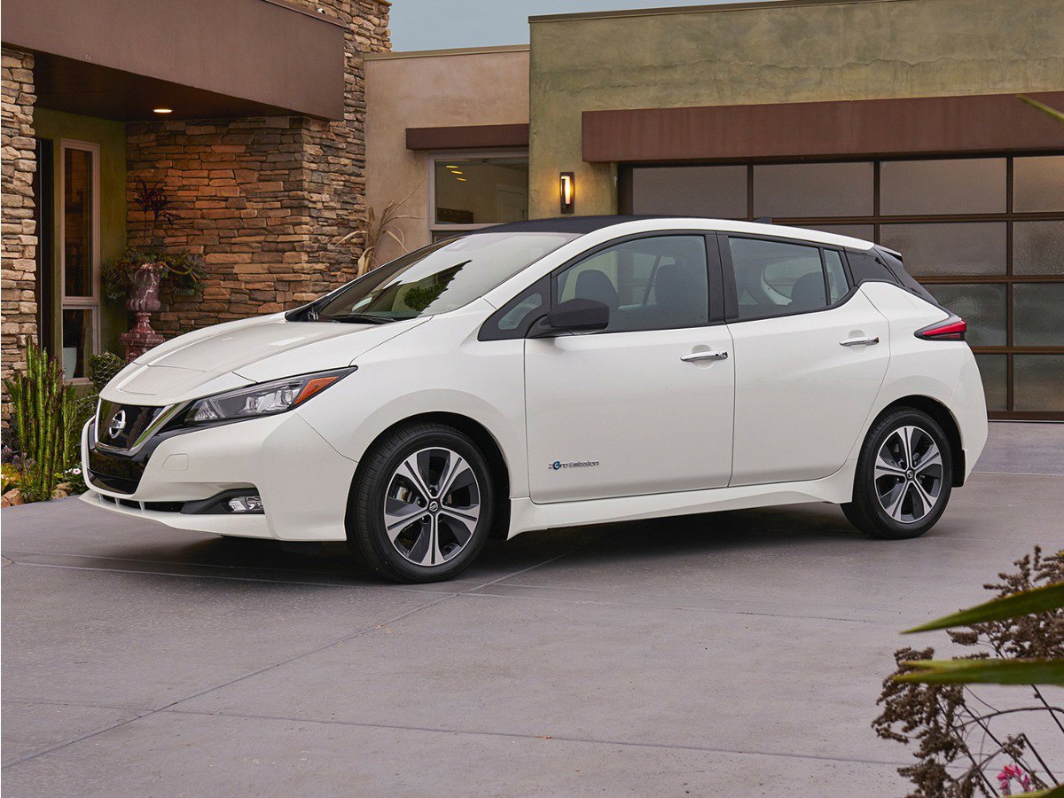 Used 2018 Nissan Leaf SV w/ SV Technology Package FWD image 1