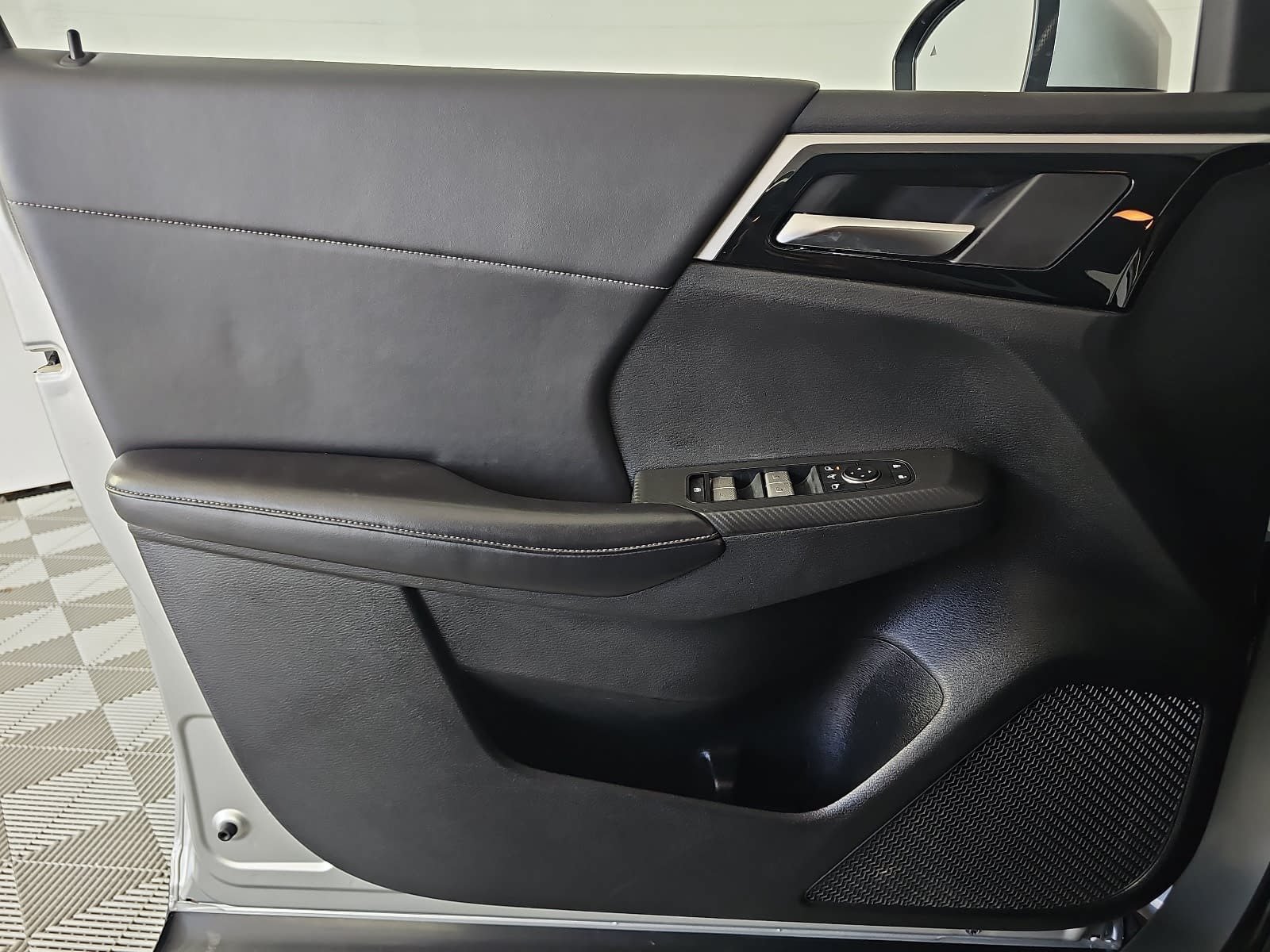 Used 2023 Mitsubishi Outlander SE AWD/4WD image 21