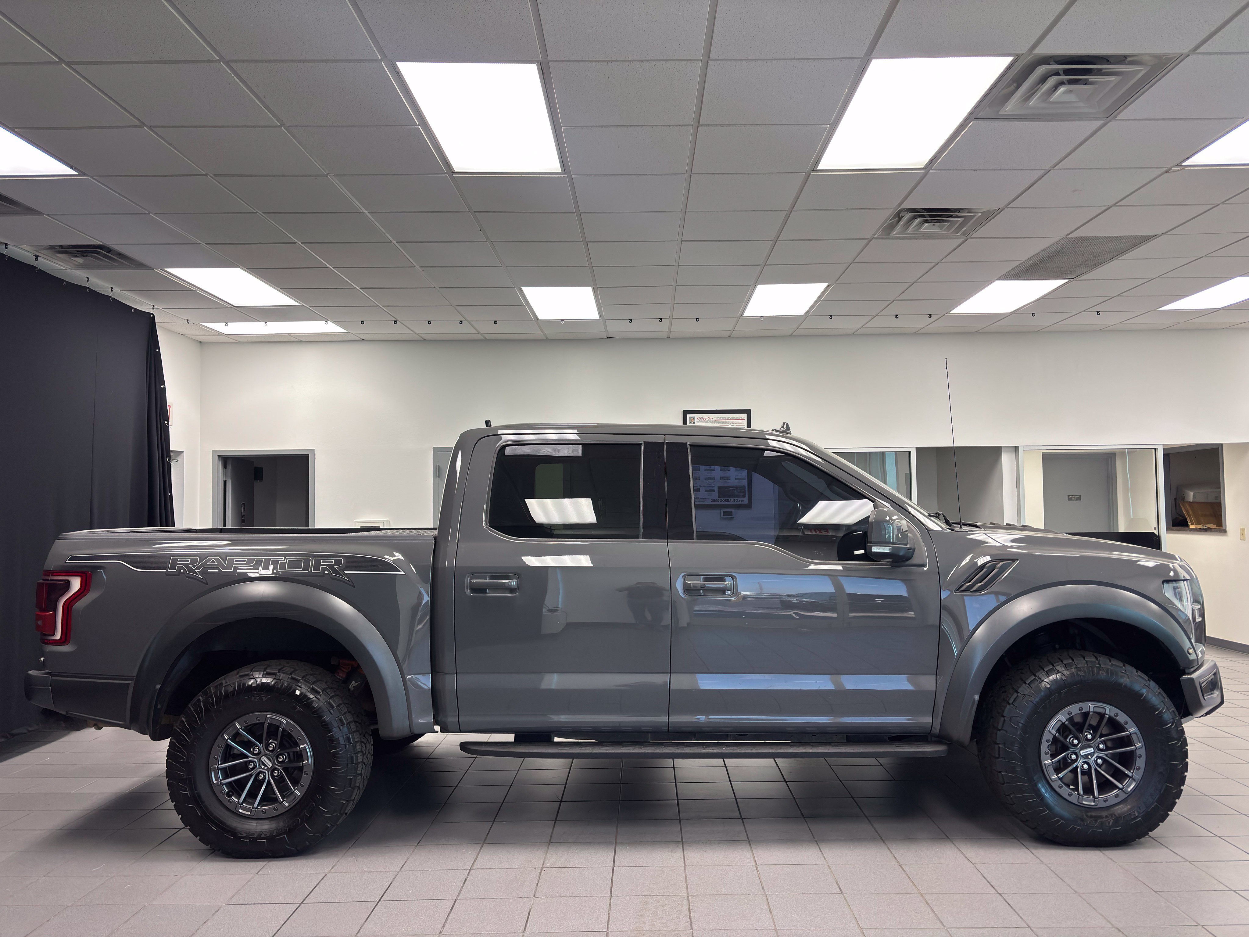 Used 2020 Ford F150 Raptor w/ Equipment Group 802A Luxury AWD/4WD image 4